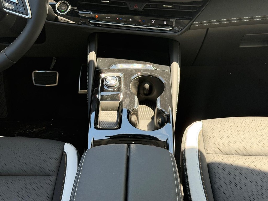 Buick Envision Vehicle Image 09