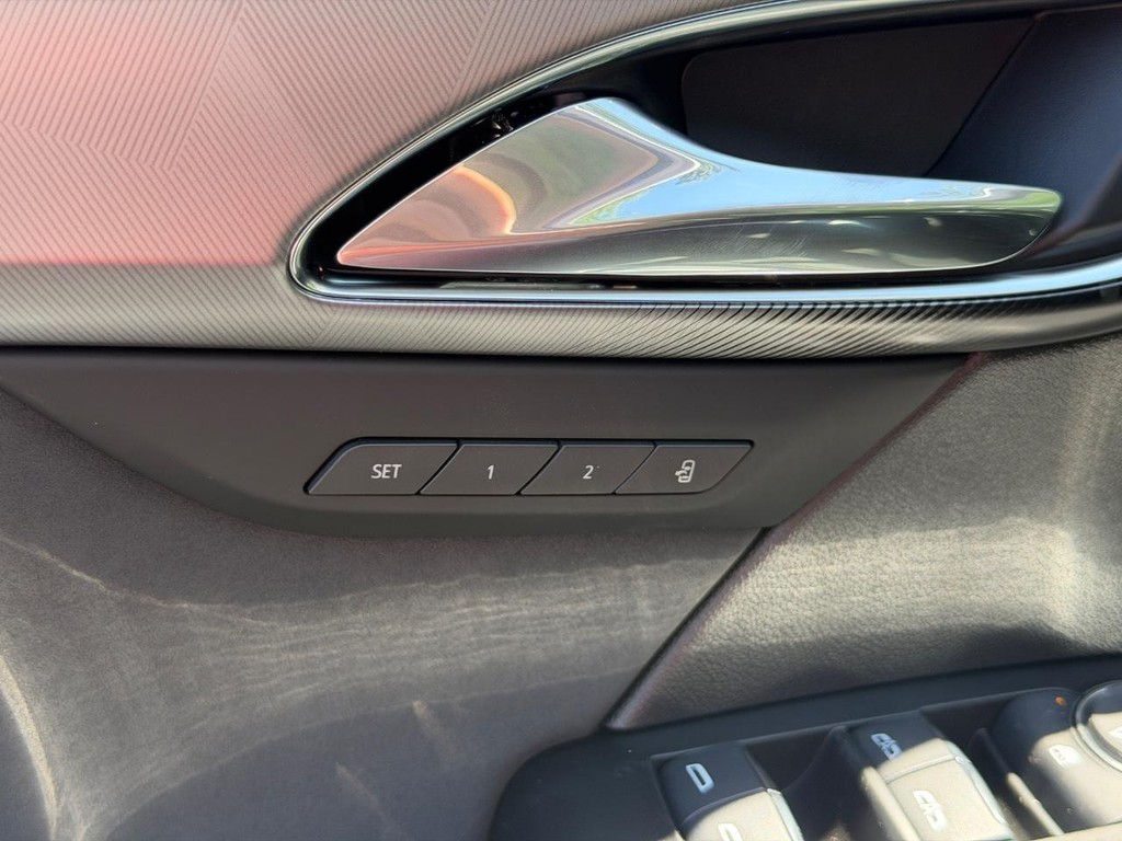 Buick Envision Vehicle Image 11