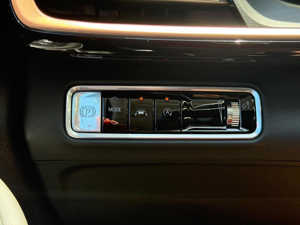 Buick Envision Vehicle Image 12