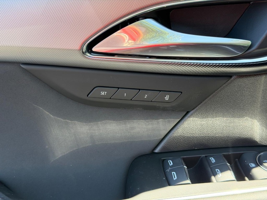 Buick Envision Vehicle Image 10