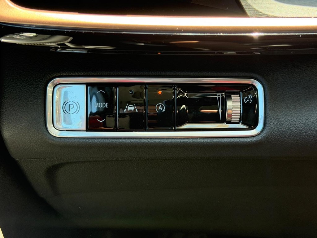 Buick Envision Vehicle Image 11