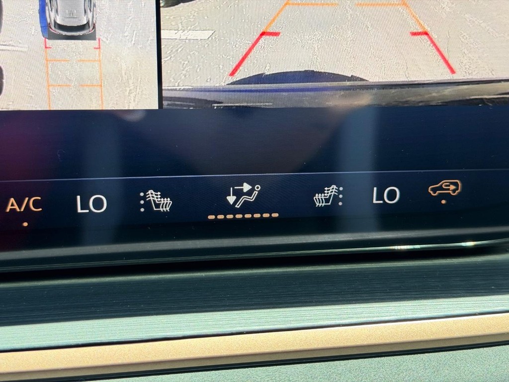 Buick Envision Vehicle Image 15