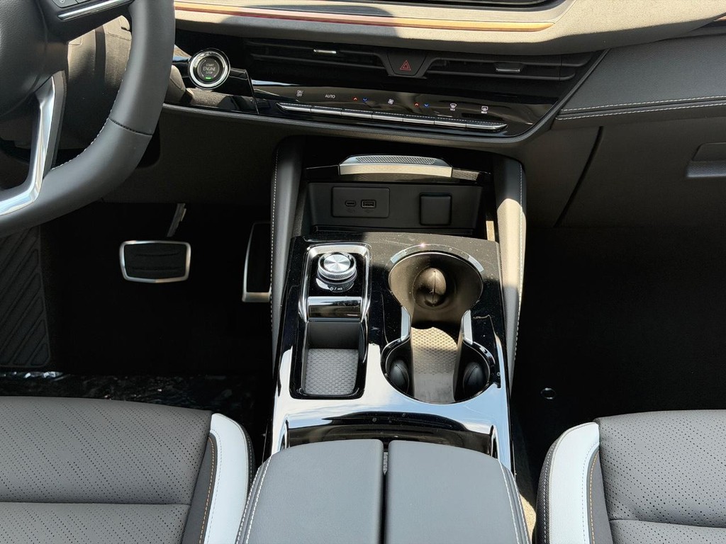 Buick Envision Vehicle Image 08