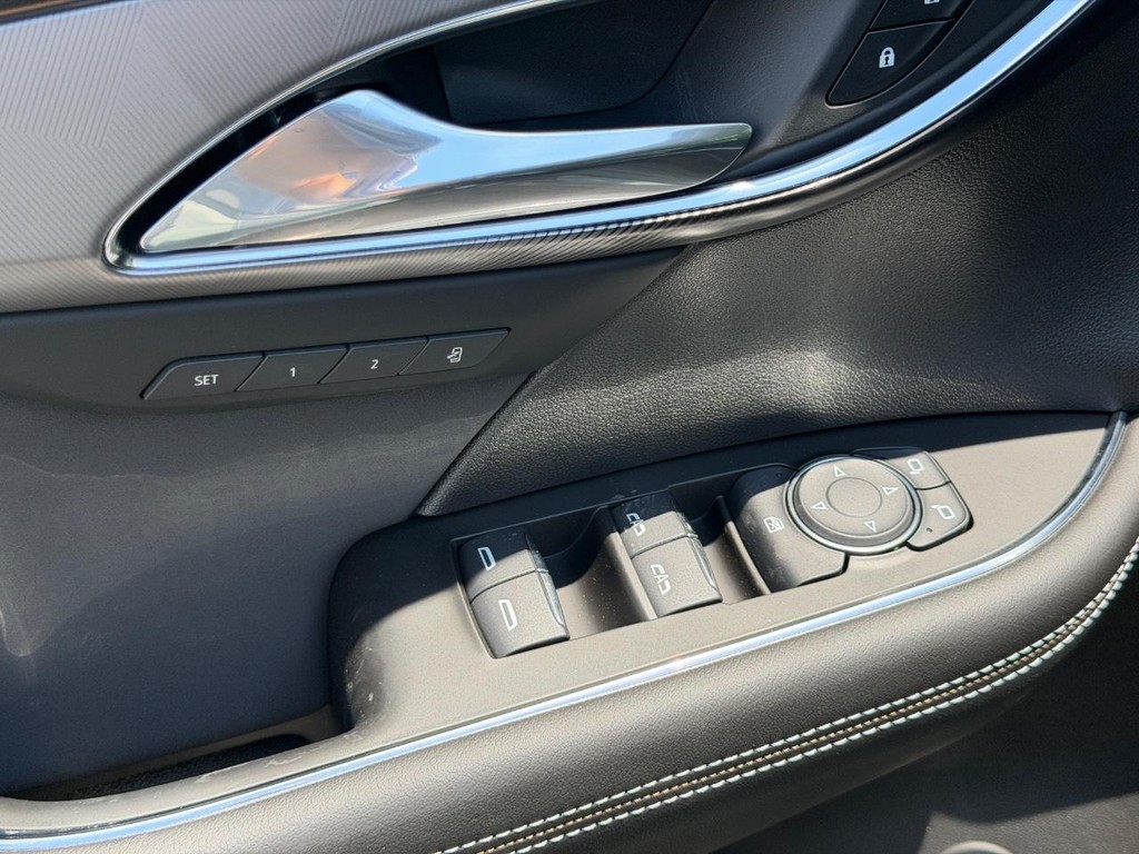 Buick Envision Vehicle Image 09