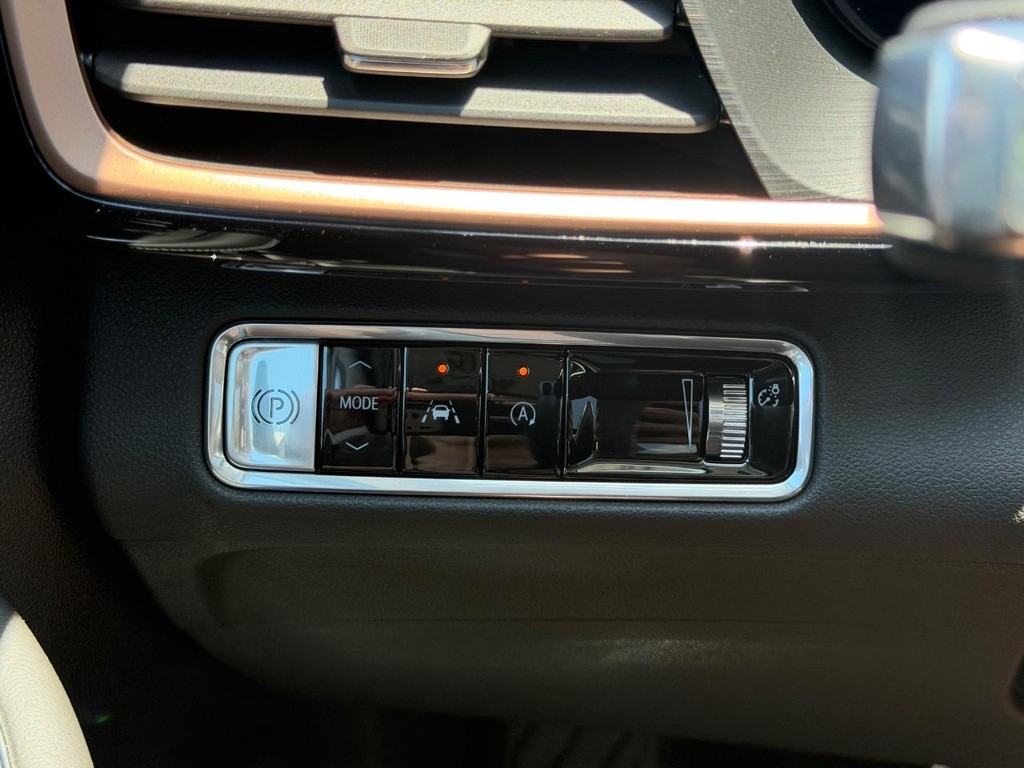 Buick Envision Vehicle Image 10