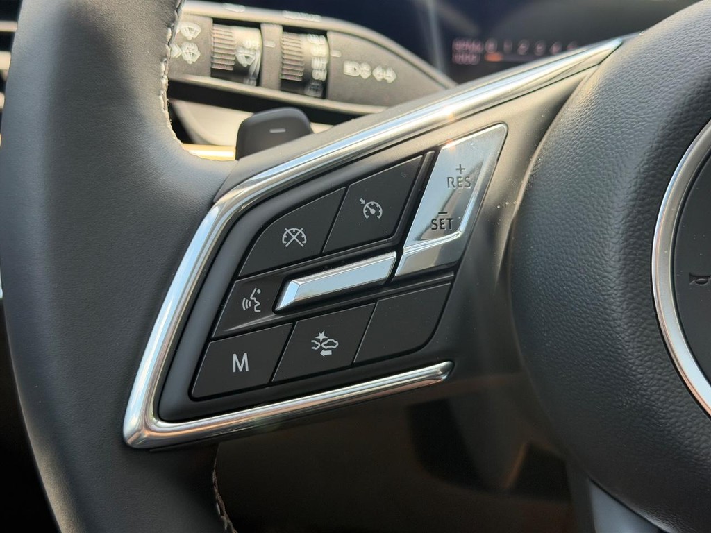 Buick Envision Vehicle Image 11