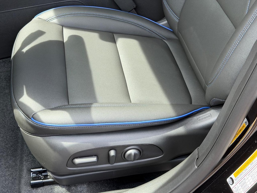 Buick Envista Vehicle Image 14