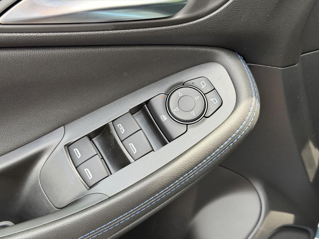 Buick Encore GX Vehicle Image 09