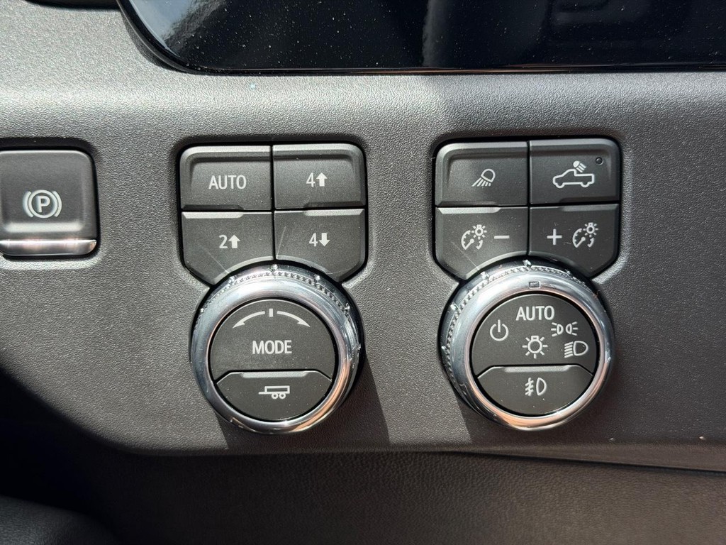 GMC Sierra 1500 Vehicle Image 11