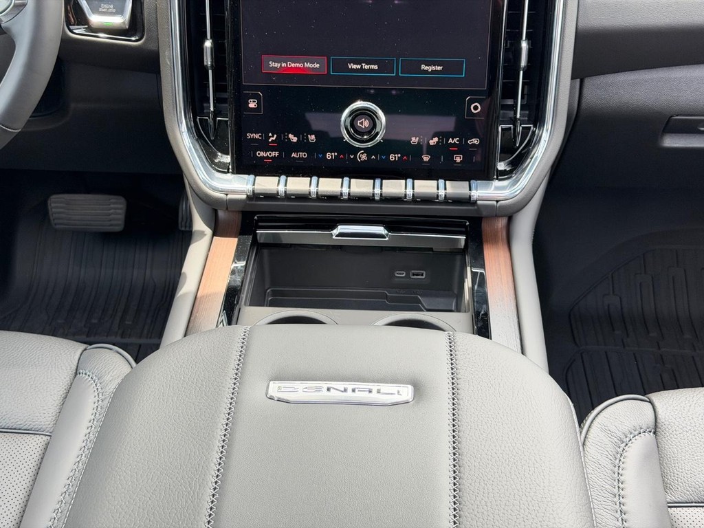 GMC Yukon XL Vehicle Image 09