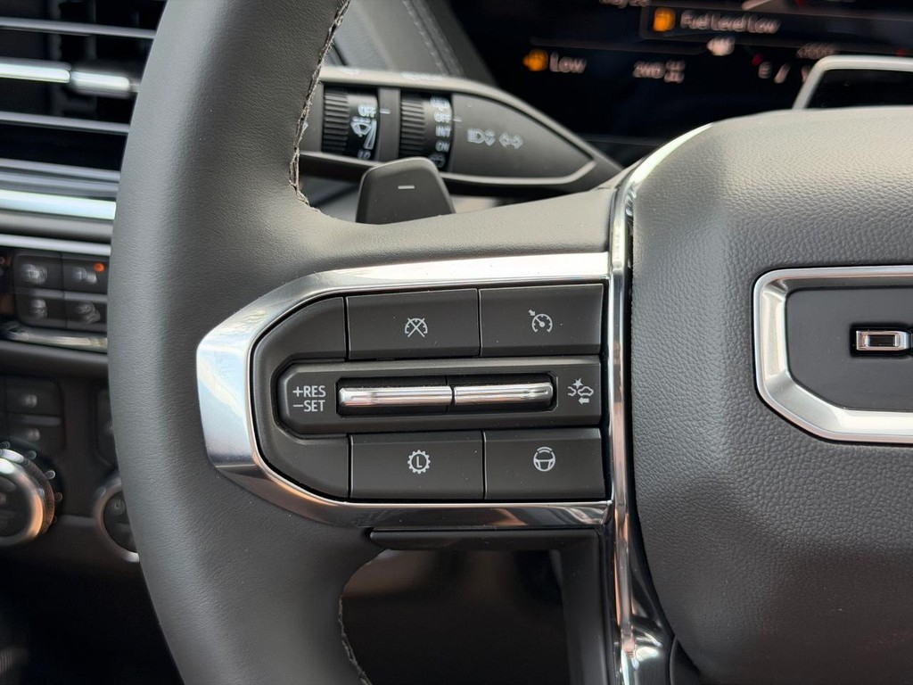 GMC Yukon XL Vehicle Image 14