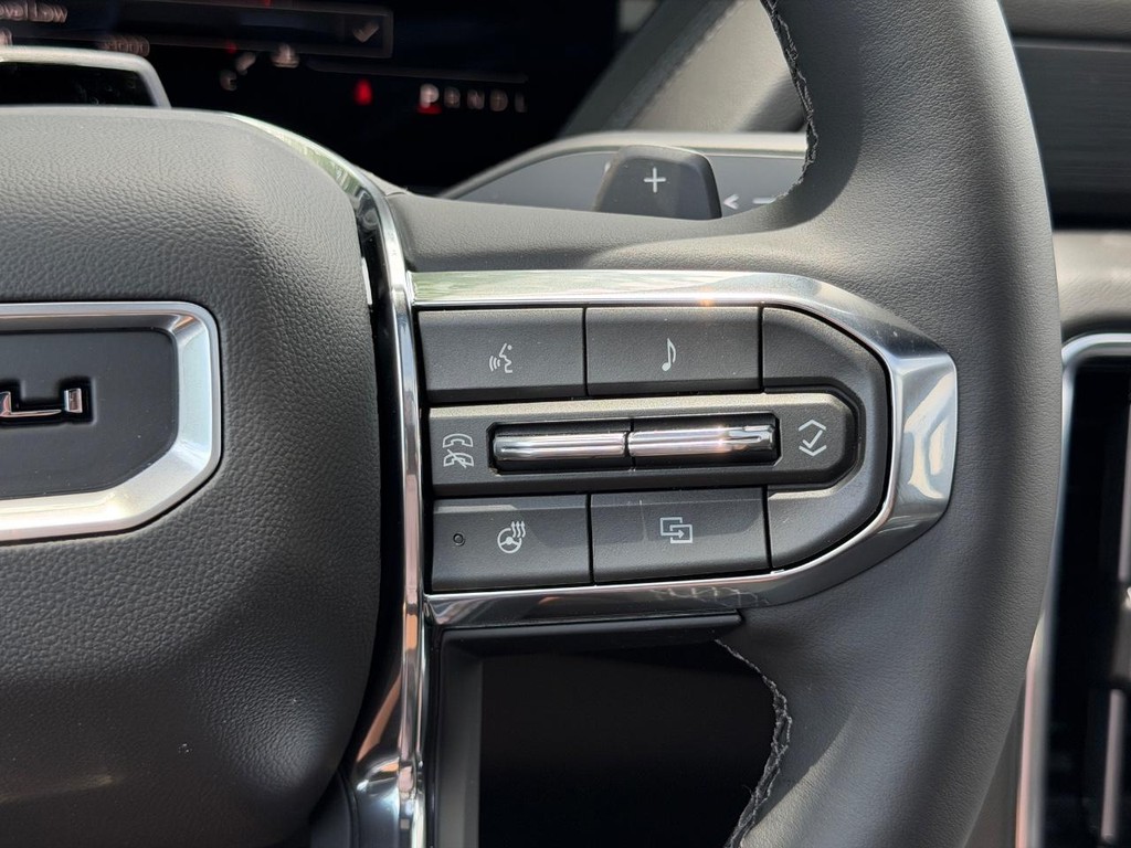 GMC Yukon XL Vehicle Image 15