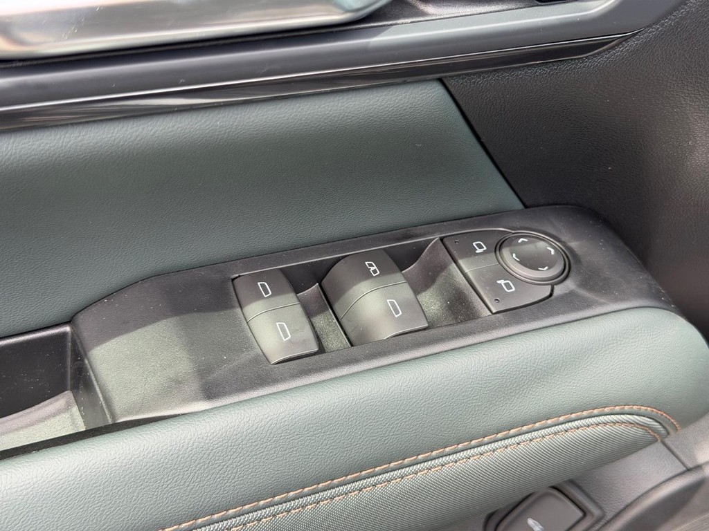 GMC Terrain Vehicle Image 08