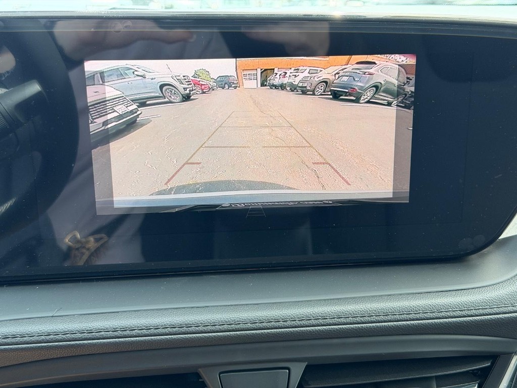 Buick Encore GX Vehicle Image 12