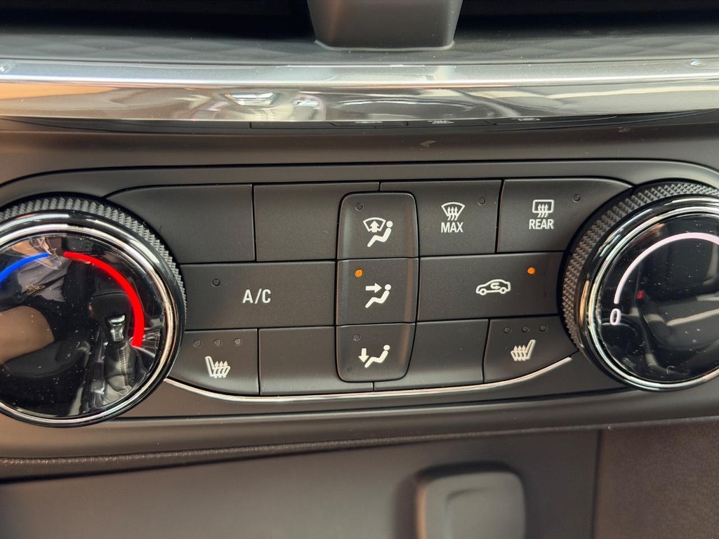Buick Encore GX Vehicle Image 14