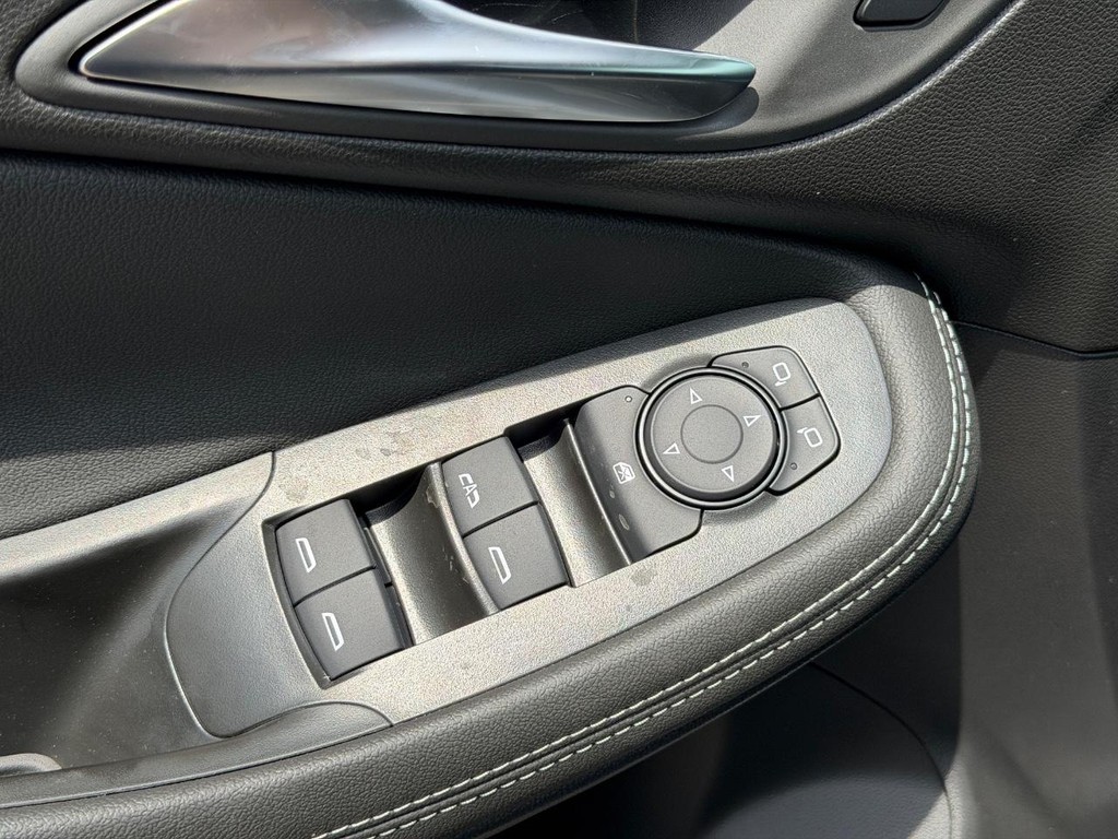 Buick Encore GX Vehicle Image 09