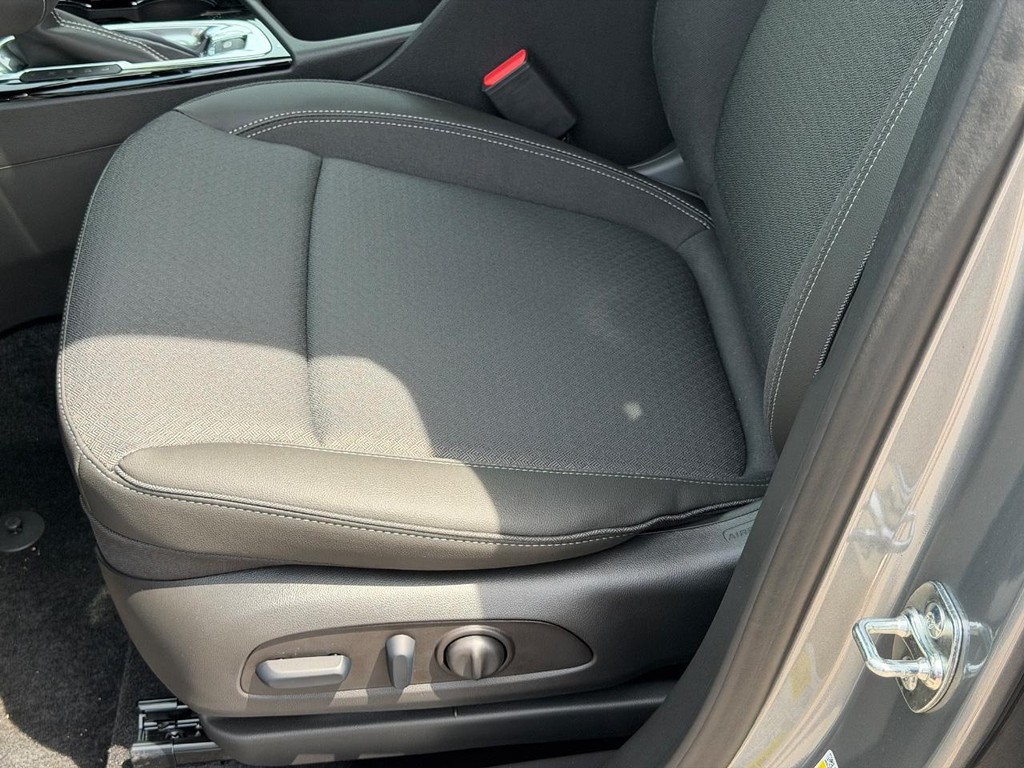 Buick Encore GX Vehicle Image 14