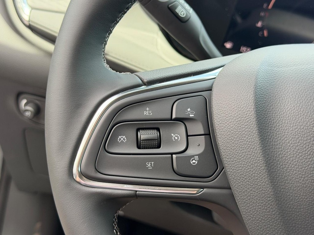 Buick Encore GX Vehicle Image 12
