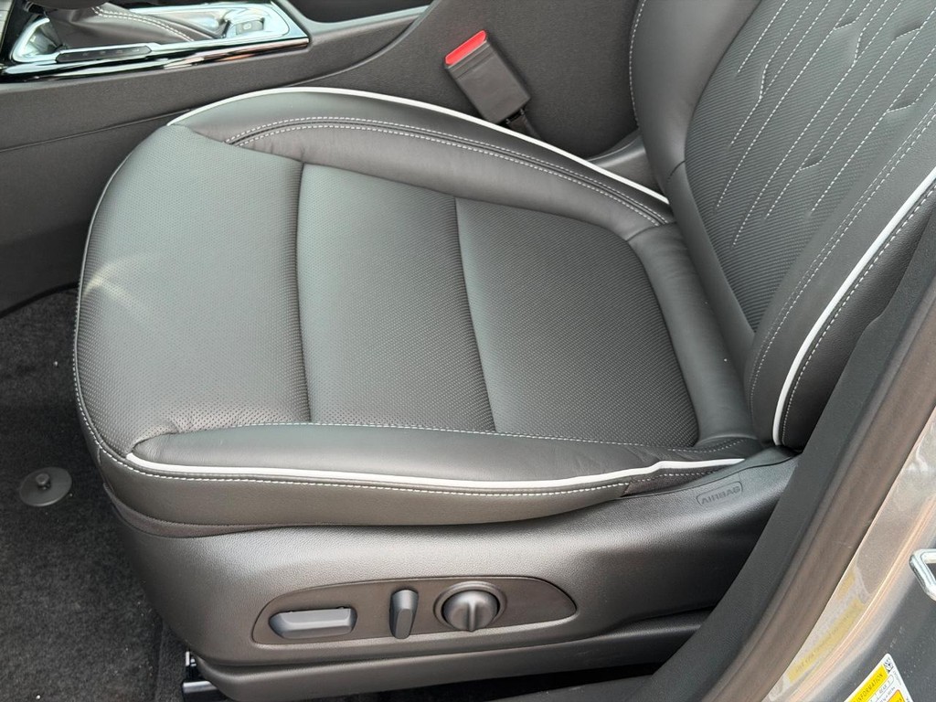 Buick Encore GX Vehicle Image 16