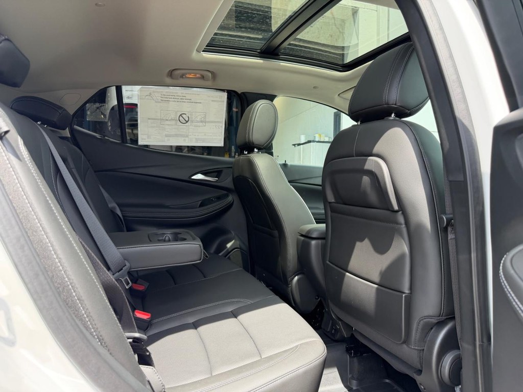 Buick Encore GX Vehicle Image 04