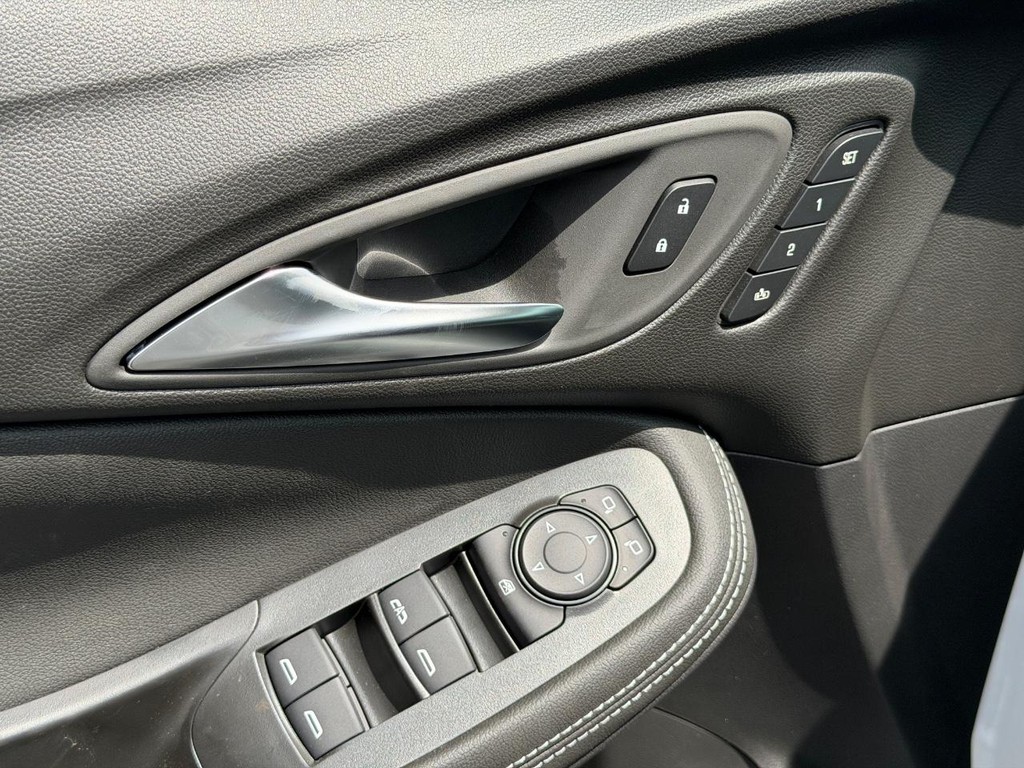 Buick Encore GX Vehicle Image 09