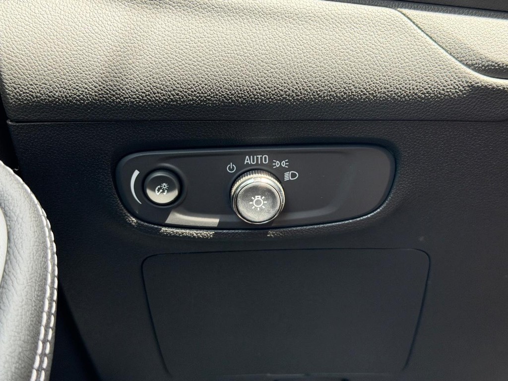 Buick Encore GX Vehicle Image 10