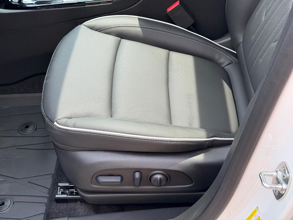 Buick Encore GX Vehicle Image 14