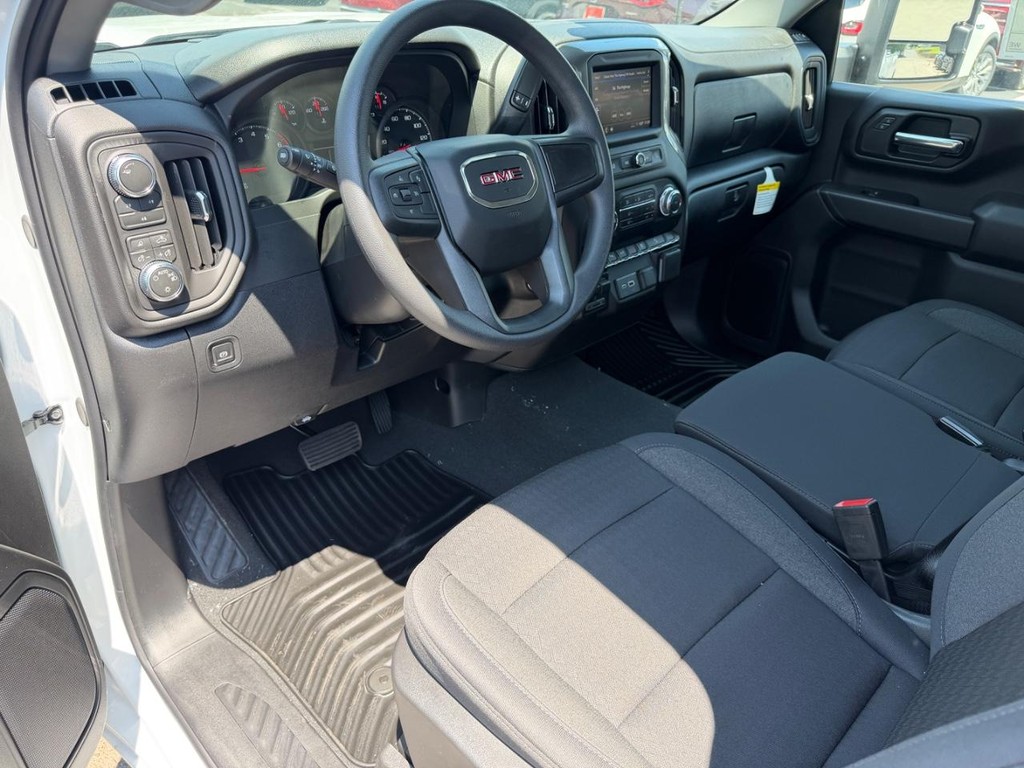 GMC Sierra 2500HD Vehicle Image 05