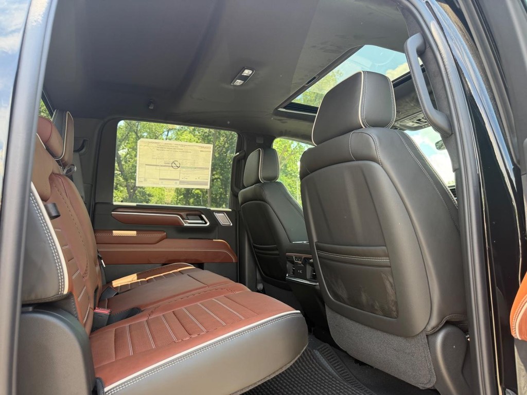 GMC Sierra 2500HD Vehicle Image 04