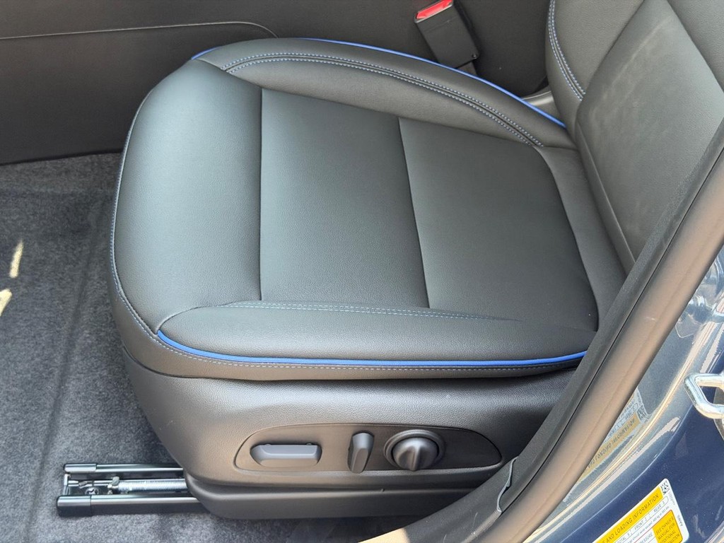 Buick Envista Vehicle Image 14
