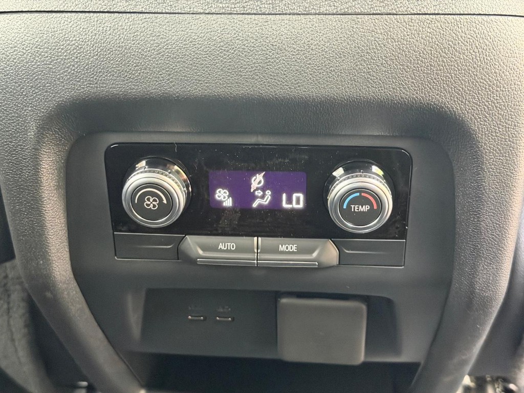 GMC Acadia Vehicle Image 10