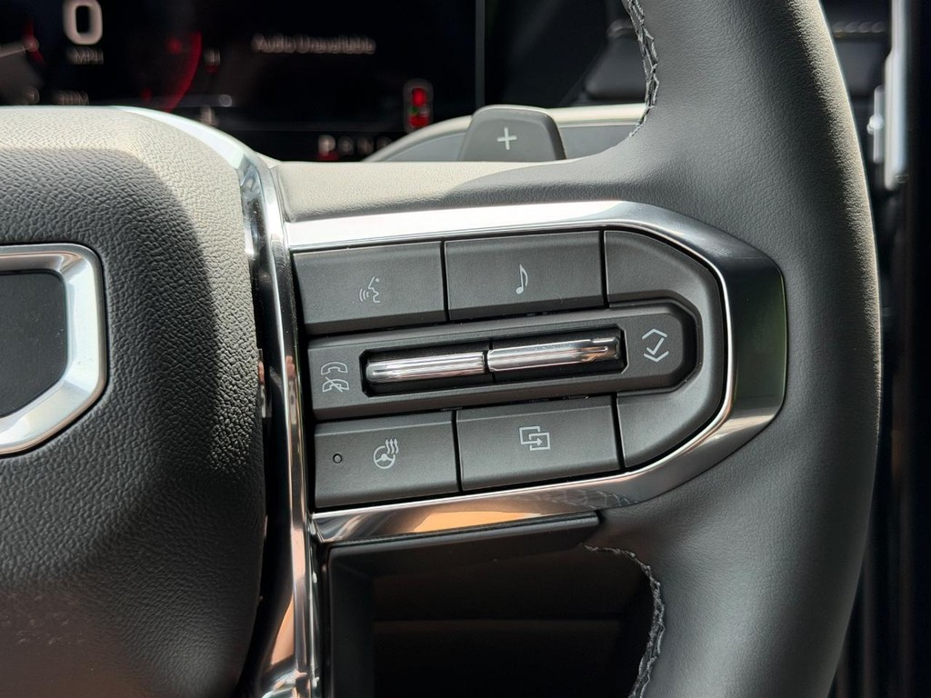 GMC Acadia Vehicle Image 14