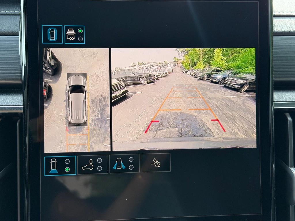GMC Acadia Vehicle Image 15