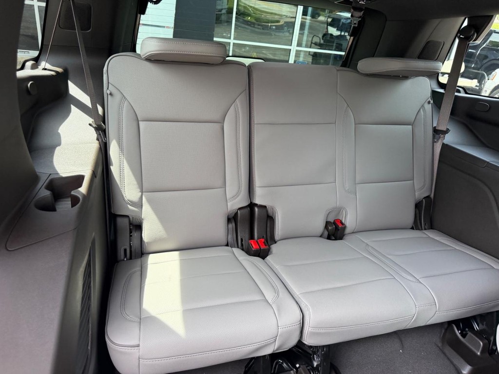 GMC Yukon Vehicle Image 05