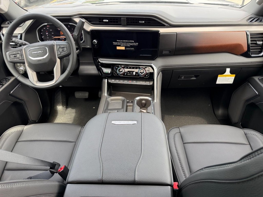 GMC Sierra 2500HD Vehicle Image 05