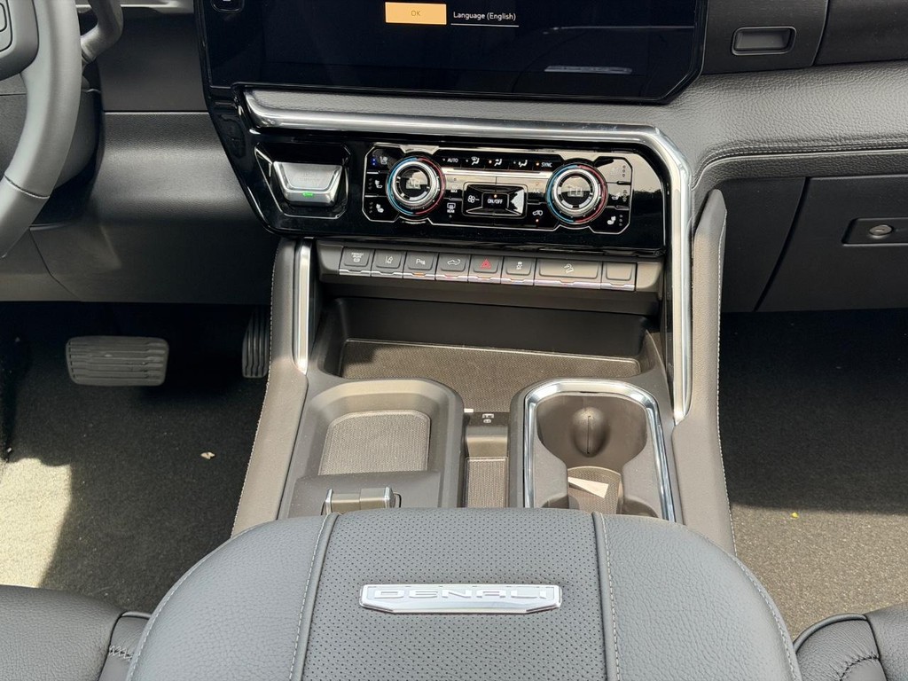 GMC Sierra 2500HD Vehicle Image 08