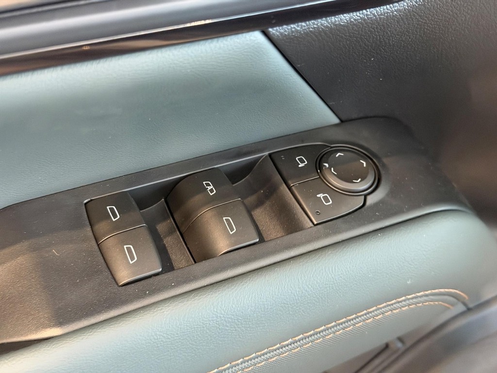 GMC Terrain Vehicle Image 09