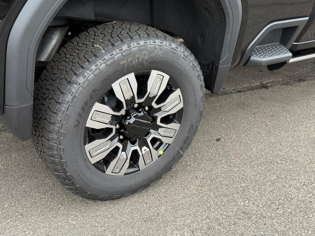 GMC Sierra 2500HD Vehicle Image 04