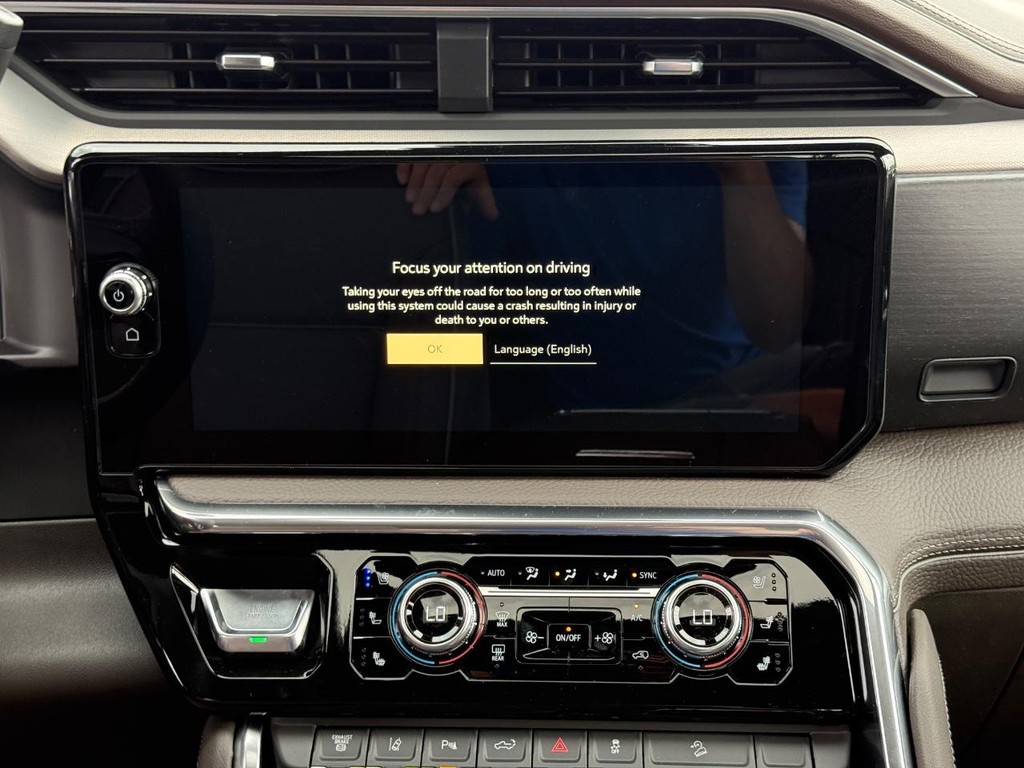 GMC Sierra 2500HD Vehicle Image 08