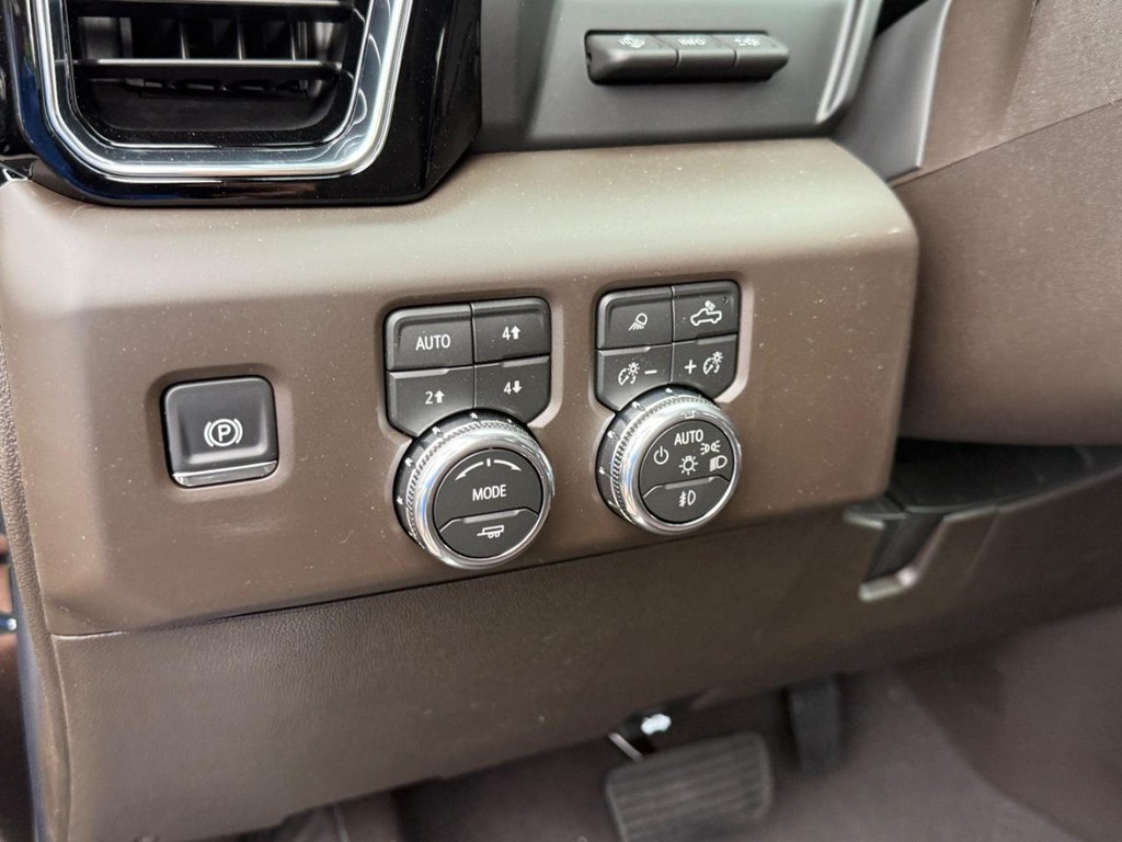 GMC Sierra 2500HD Vehicle Image 13
