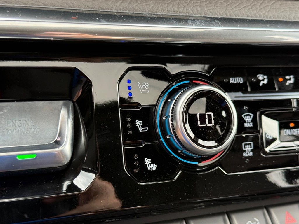 GMC Sierra 2500HD Vehicle Image 18