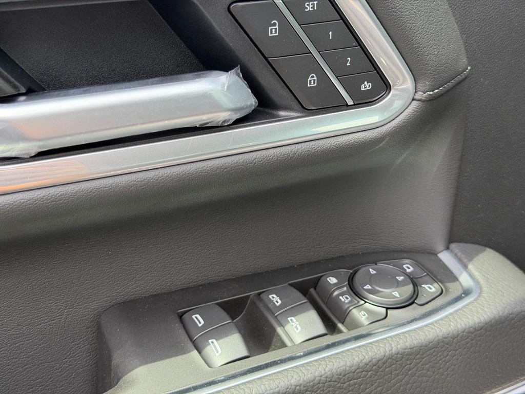 GMC Sierra 2500HD Vehicle Image 09