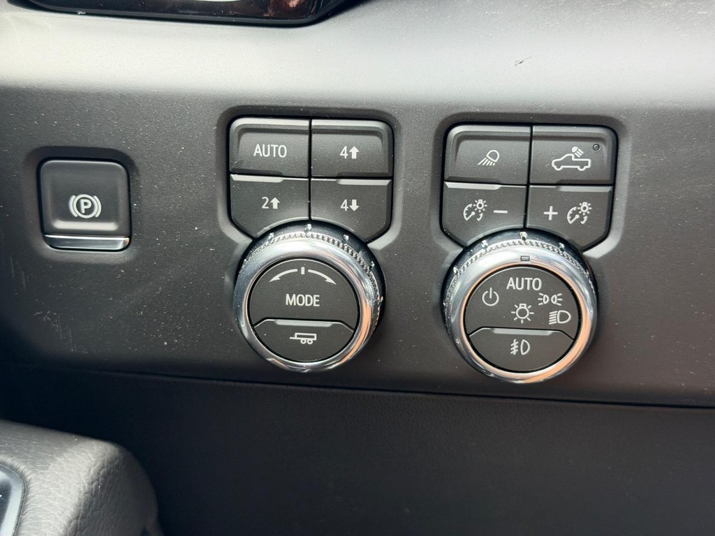 GMC Sierra 2500HD Vehicle Image 10