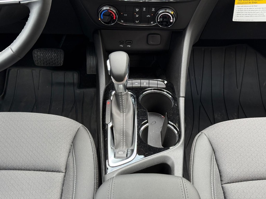 Buick Encore GX Vehicle Image 09