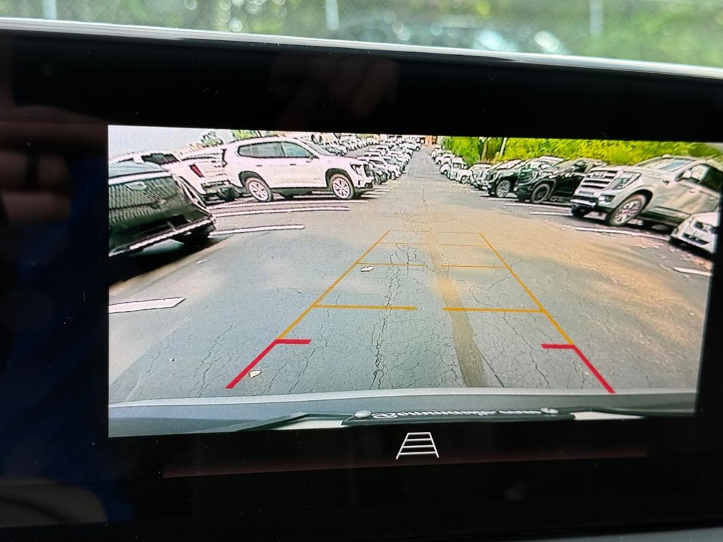 Buick Encore GX Vehicle Image 15
