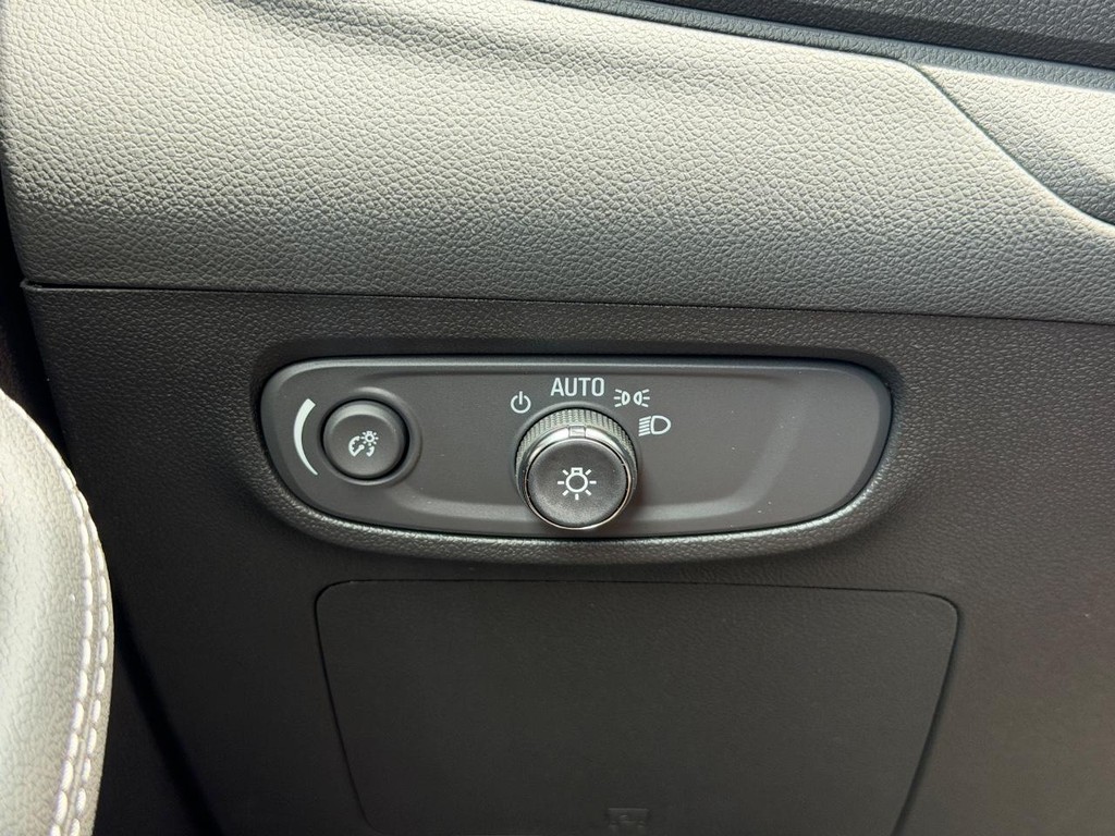 Buick Encore GX Vehicle Image 10