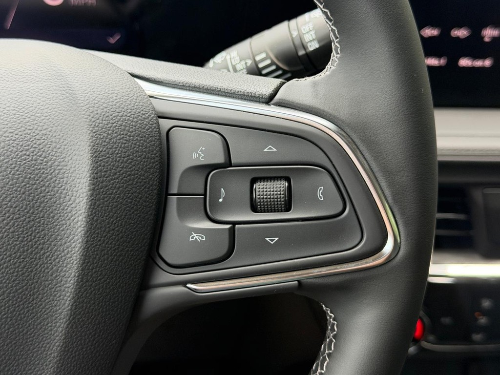 Buick Encore GX Vehicle Image 12