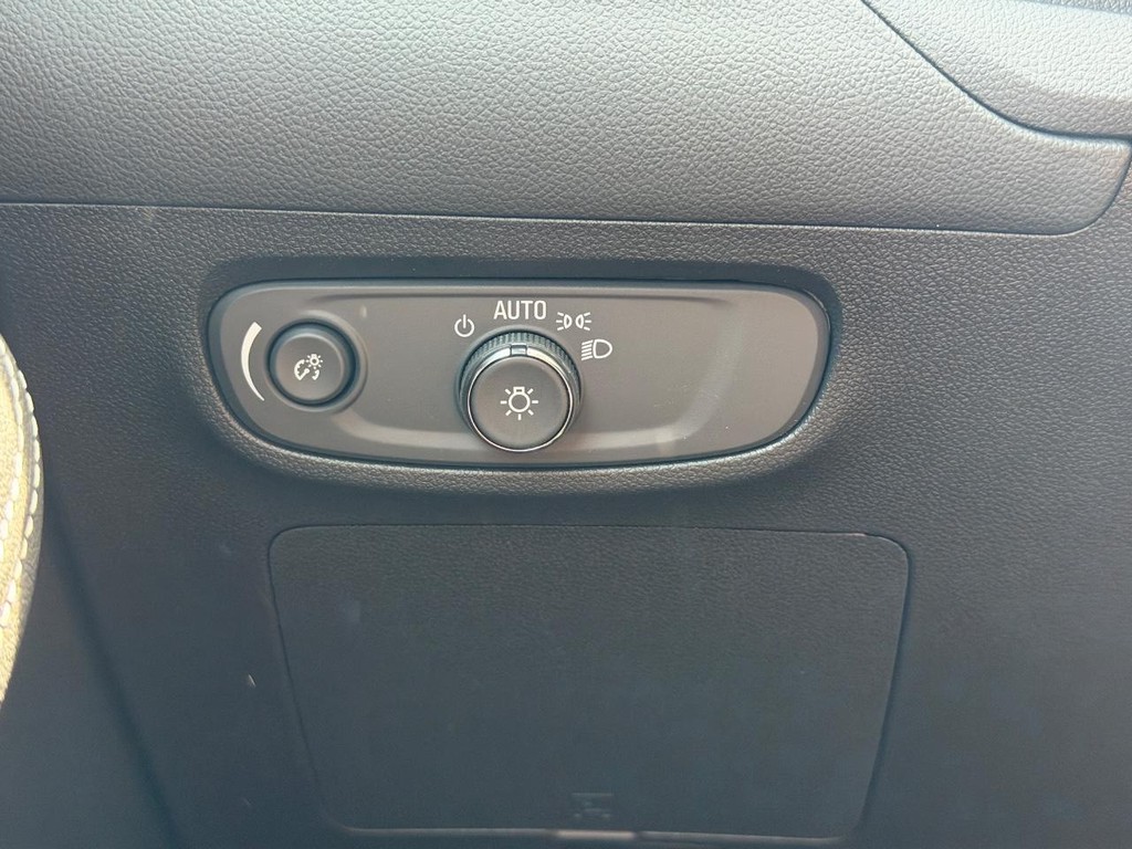 Buick Encore GX Vehicle Image 10