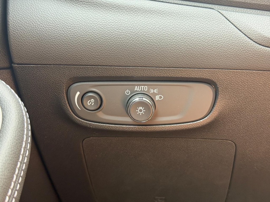 Buick Encore GX Vehicle Image 10
