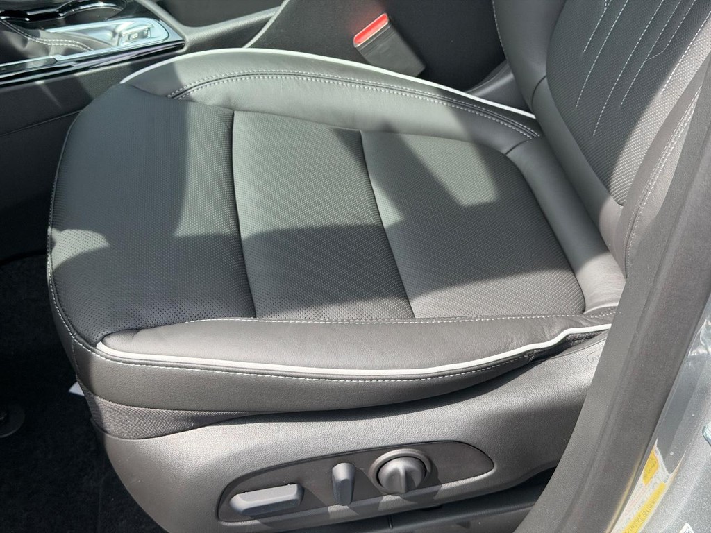 Buick Encore GX Vehicle Image 14